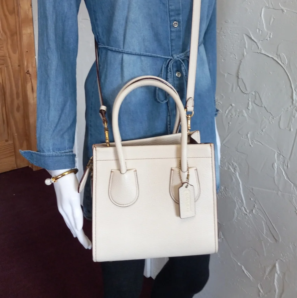 Cashin Carry Tote 22, Chalk Remake from the 1969 Bonnie Cashin design.